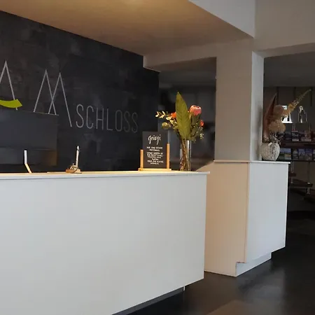 Am Schloss Thun